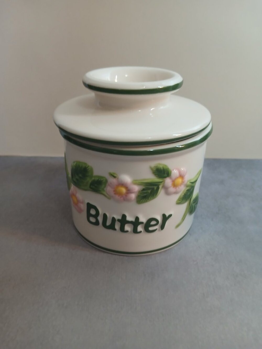 2000 L. Tremain Butter Bell/Beurre Crock with Embossed Flowers